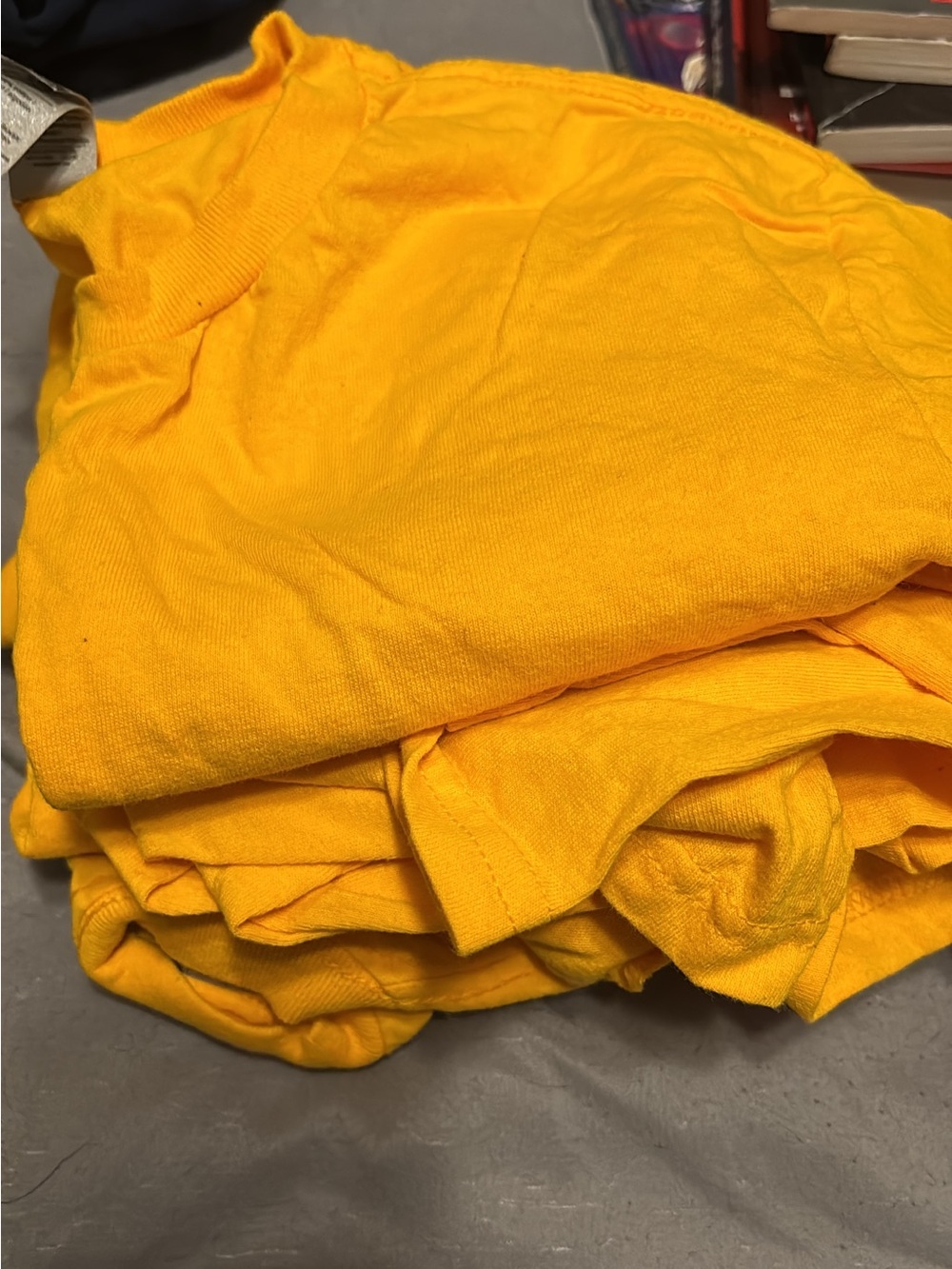5 blank Gold Tshirts